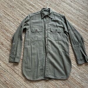 Men's Olive Green Military Style Shirt 100% Wool.